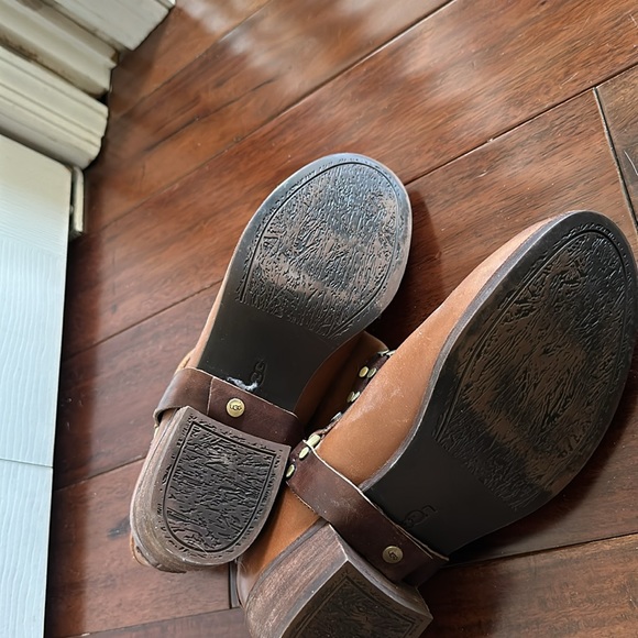 Uggs booties - Picture 2 of 4